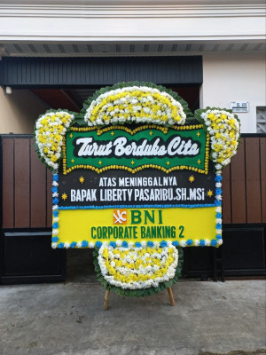 Papan Bunga Duka di Kampung Baru Raya