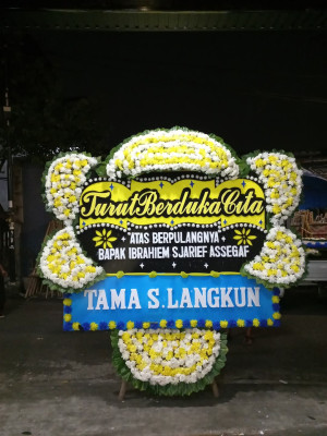 Papan Bunga Duka di Kampung Baru Raya